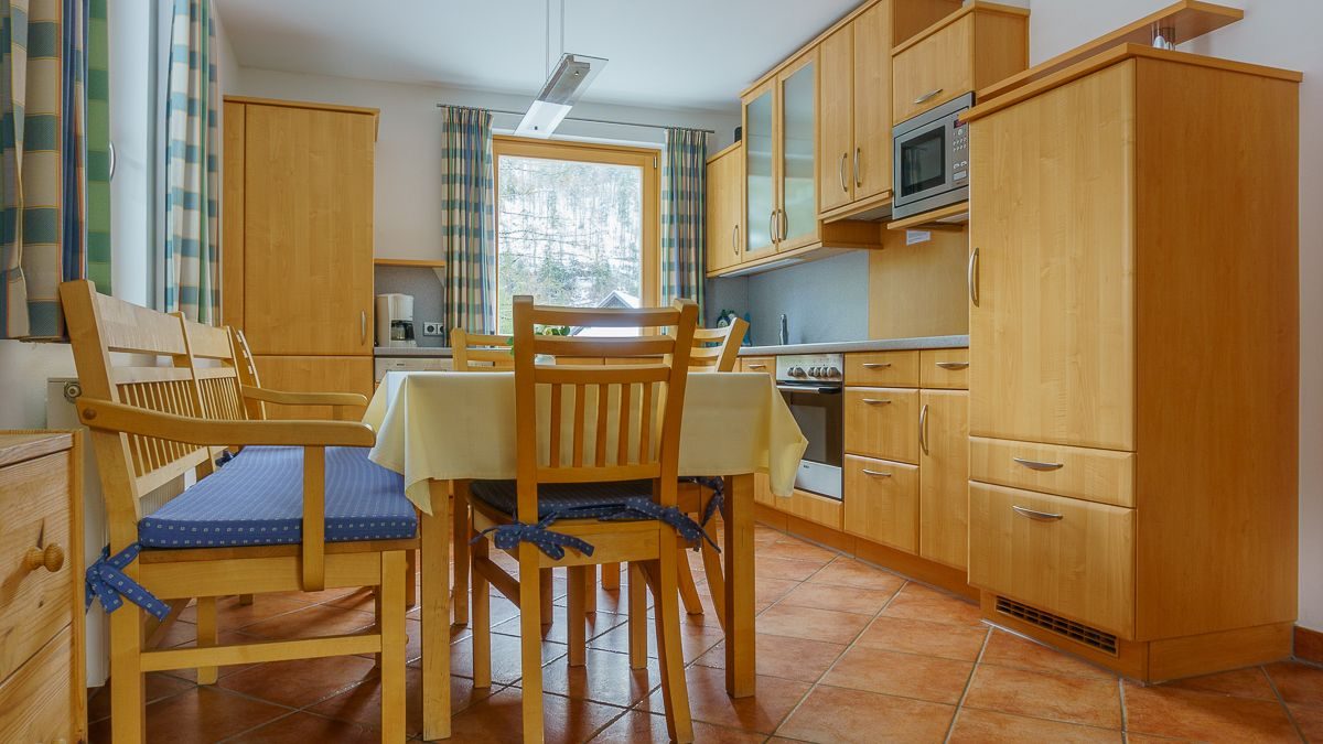 Küche mit Essbereich – Ferienwohnung (ca. 80 m²), Pension Wanderruh in Grünau im Almtal